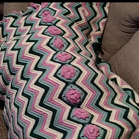Vintage crochet Afghan - Picture 3 of 3